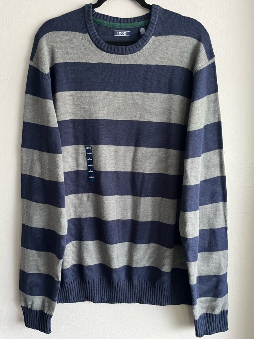 Izod Men’s Navy and Gray Wide-Stripe Crewneck Sweater
